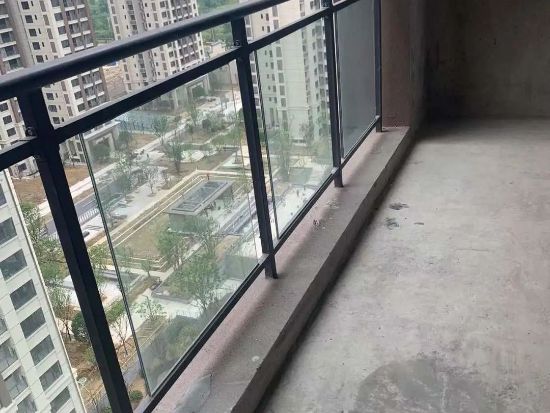 四川隆昌隆城錦翠(cuì)·錦(jǐn)苑護欄百葉窗空調架項目 四川隆昌隆城錦翠·錦苑護欄百葉窗(chuāng)空調架項(xiàng)目(mù)