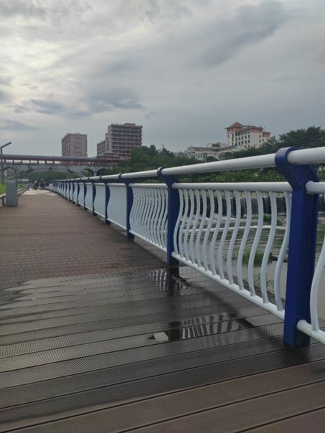 河（hé）道護欄（lán）12.jpg